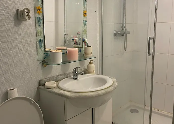 Au Bas De Montmartre ! * Paris