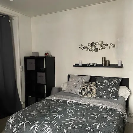 Au Bas De Montmartre ! * Paris