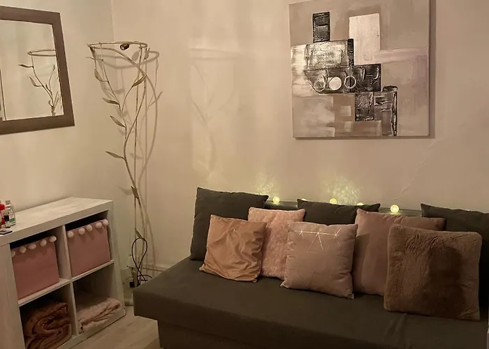Appartement Au Bas De Montmartre ! *